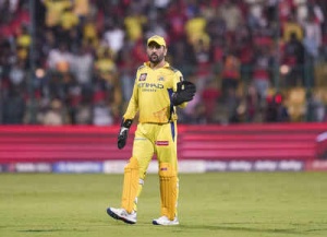 Aakash Chopra Dismisses Irfan Pathan's MS Dhoni 'Hookah' Bias Allegations
