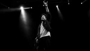 Samay Raina gets emotional as he performs for 25000 fans in Mumbai just months after India's Got Latent controversy