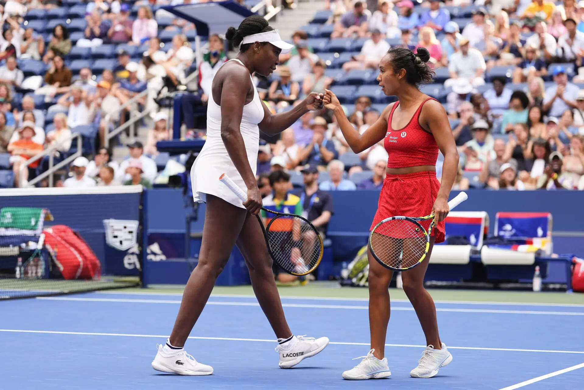 Venus Williams wins a US Open women's doubles match for the 1st time since 2014 — without Serena